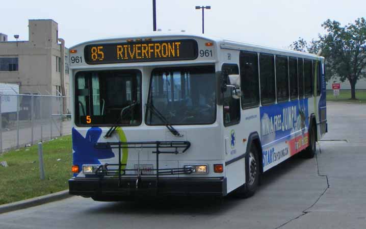 Metro Cincinnati Gillig Phantom 961